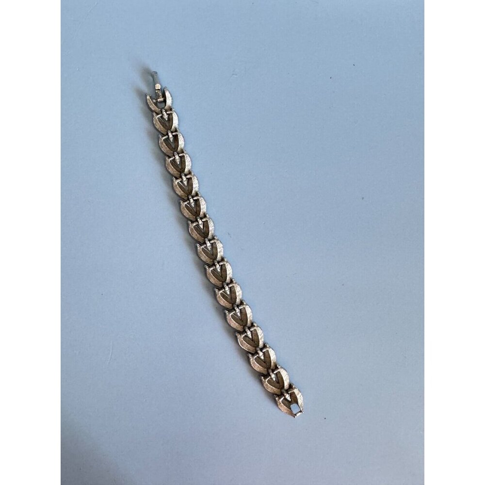 Vintage Crown Trifari 1950s Brushed Silver Leaf Design Classic Link Bracelet 7" - Picture 5 of 8